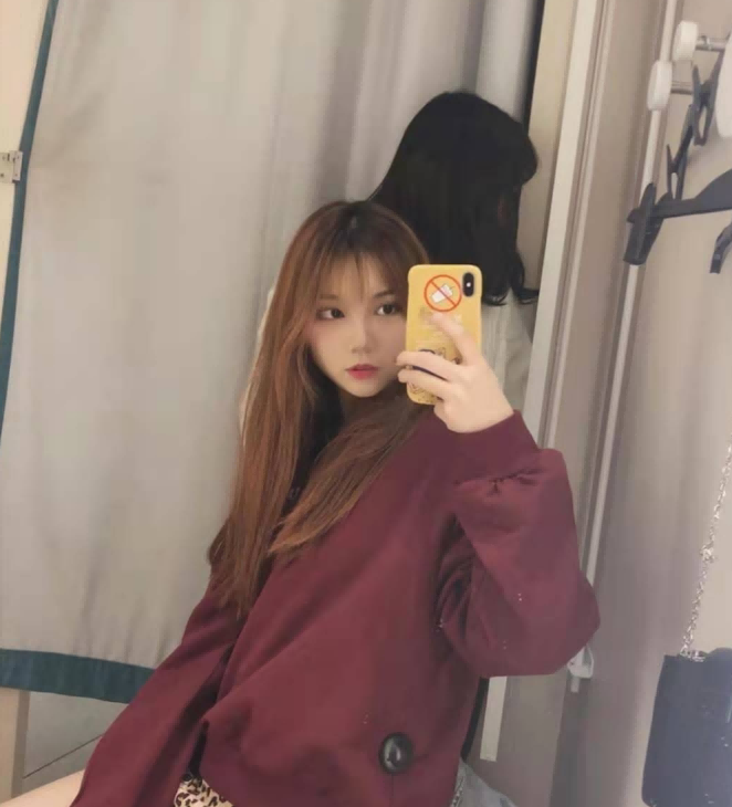 艺校黄发妹妹极致粉B，床上B叫老公